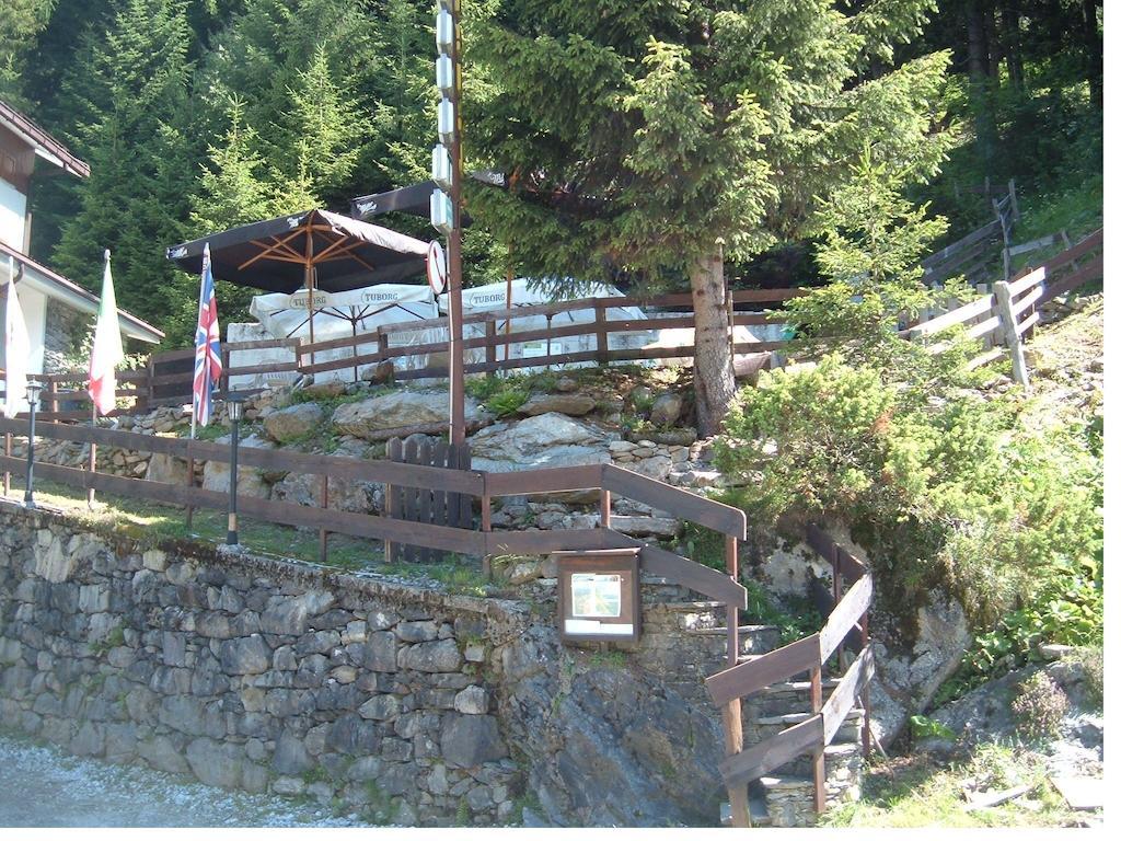 Albergo Pineta Gerola Alta Buitenkant foto