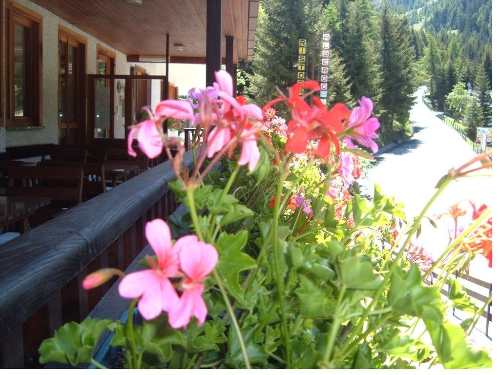 Albergo Pineta Gerola Alta Buitenkant foto