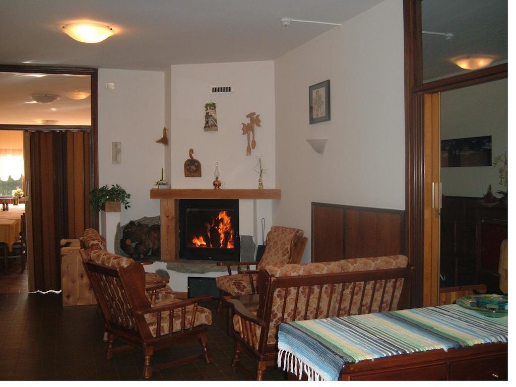 Albergo Pineta Gerola Alta Buitenkant foto
